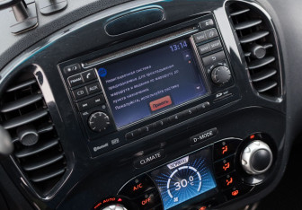 Подержанный автомобиль Nissan Juke 2011 года (14 фото)