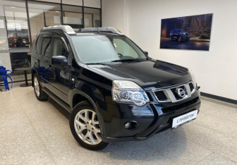 Подержанный автомобиль Nissan X-Trail 2013 года (3 фото)