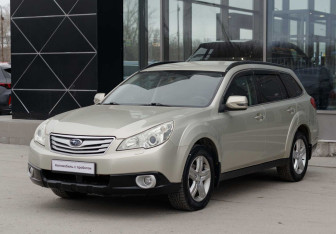 Подержанный автомобиль Subaru Outback Wagon 2010 года (1 фото)