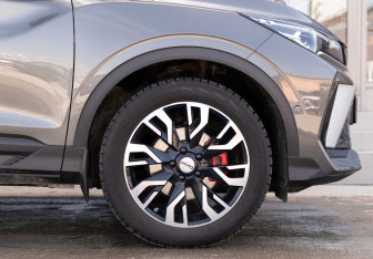 Подержанный автомобиль Geely Coolray 2024 года (9 фото)
