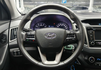 Подержанный автомобиль Hyundai Creta 2017 года (10 фото)