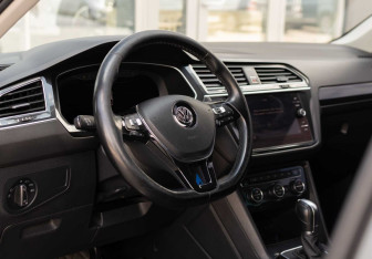 Подержанный автомобиль Volkswagen Tiguan 2018 года (11 фото)