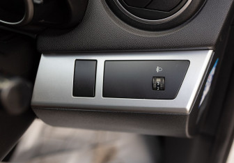 Подержанный автомобиль Mazda Axela Sedan 2012 года (18 фото)