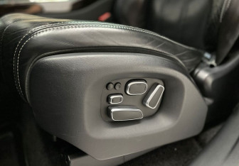 Подержанный автомобиль Land Rover Range Rover 2015 года (21 фото)