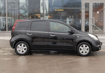 Подержанный автомобиль Nissan Note 2011 года (4 фото)