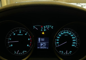 Подержанный автомобиль Toyota Land Cruiser Suv 2008 года (16 фото)