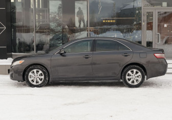 Подержанный автомобиль Toyota Camry Sedan 2011 года (8 фото)