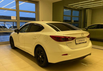 Подержанный автомобиль Mazda 3 Sedan 2014 года (7 фото)