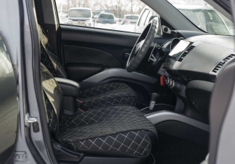 Подержанный автомобиль Mitsubishi Outlander 2008 года (18 фото)