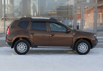 Подержанный автомобиль Renault Duster 2015 года (4 фото)