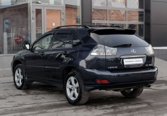 Подержанный автомобиль Lexus RX 2003 года (7 фото)