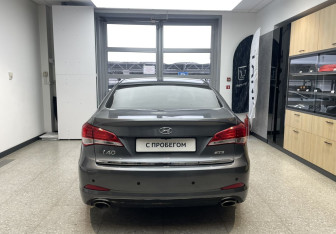 Подержанный автомобиль Hyundai i40 Sedan 2013 года (6 фото)