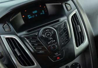 Подержанный автомобиль Ford Focus Sedan 2012 года (14 фото)