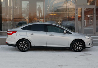 Подержанный автомобиль Ford Focus Sedan 2012 года (4 фото)