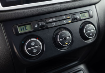 Подержанный автомобиль Volkswagen Tiguan 2009 года (14 фото)