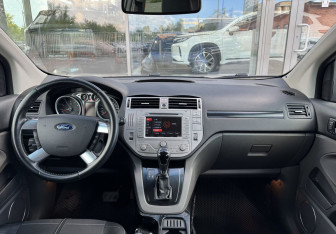 Подержанный автомобиль Ford Kuga 2012 года (11 фото)
