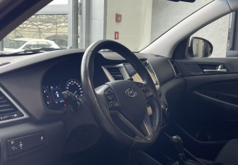 Подержанный автомобиль Hyundai Tucson 2017 года (9 фото)