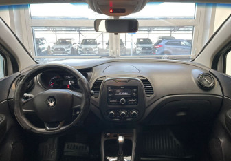 Подержанный автомобиль Renault Kaptur 2019 года (12 фото)
