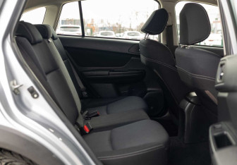 Подержанный автомобиль Subaru XV 2012 года (17 фото)