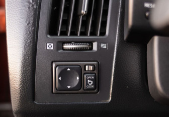 Подержанный автомобиль Infiniti FX 2008 года (20 фото)