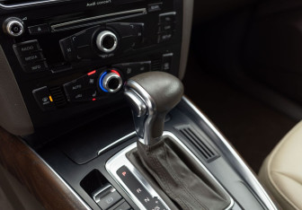 Подержанный автомобиль Audi Q5 2012 года (13 фото)