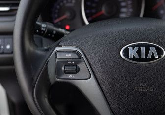 Подержанный автомобиль Kia Rio Hatchback 2017 года (12 фото)