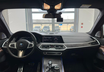 Подержанный автомобиль BMW X7 2019 года (22 фото)