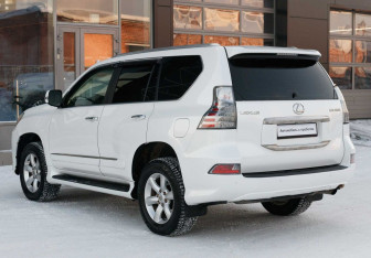 Подержанный автомобиль Lexus GX 2011 года (7 фото)