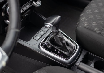 Подержанный автомобиль Kia Rio Sedan 2019 года (16 фото)