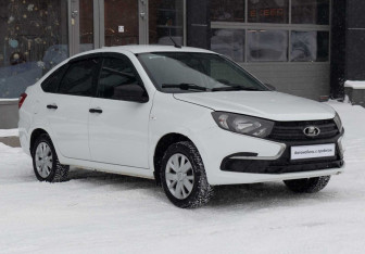 Подержанный автомобиль LADA (ВАЗ) Granta Liftback 2018 года (3 фото)