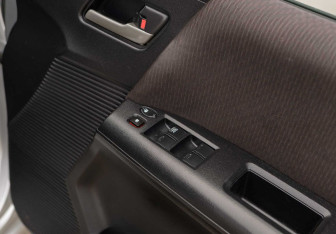 Подержанный автомобиль Honda Freed 2011 года (15 фото)