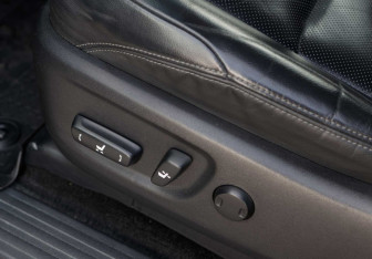 Подержанный автомобиль Toyota Land Cruiser Prado 2019 года (18 фото)