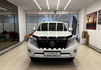 Подержанный автомобиль Toyota Land Cruiser Prado 2016 года (2 фото)