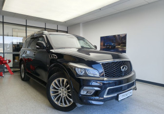 Подержанный автомобиль Infiniti QX80 2016 года (3 фото)