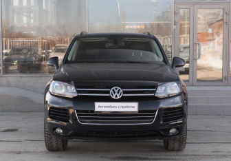 Подержанный автомобиль Volkswagen Touareg 2012 года (2 фото)