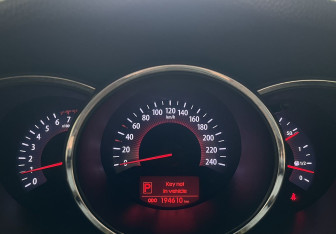Подержанный автомобиль Kia Sorento 2012 года (12 фото)