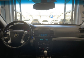 Подержанный автомобиль Chevrolet Epica 2011 года (8 фото)