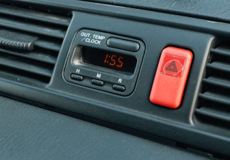 Подержанный автомобиль Honda CR-V 2000 года (14 фото)