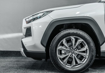 Новый Toyota RAV4 2025 (6 фото)