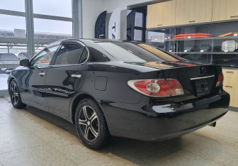 Подержанный автомобиль Toyota Windom 2001 года (7 фото)