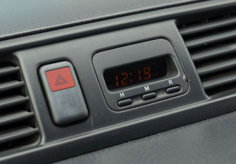 Подержанный автомобиль Honda CR-V 2001 года (14 фото)