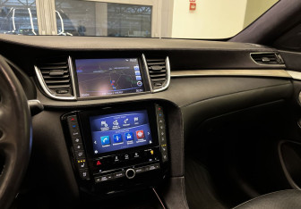 Подержанный автомобиль Infiniti QX50 2018 года (10 фото)