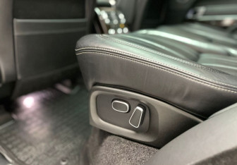 Подержанный автомобиль Land Rover Range Rover 2015 года (25 фото)