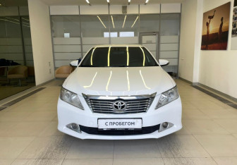 Подержанный автомобиль Toyota Camry Sedan 2013 года (2 фото)