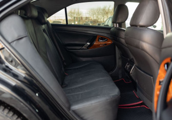 Подержанный автомобиль Toyota Camry Sedan 2010 года (19 фото)