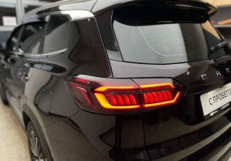 Подержанный автомобиль Chery Tiggo 8 Pro 2022 года (9 фото)