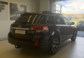 Подержанный автомобиль Subaru Outback Wagon 2014 года (4 фото)