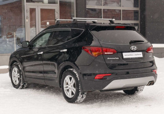 Подержанный автомобиль Hyundai Santa Fe 2016 года (7 фото)