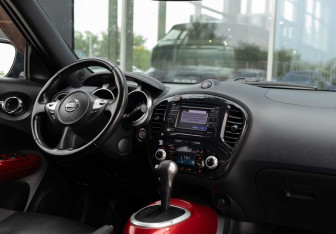 Подержанный автомобиль Nissan Juke 2012 года (10 фото)