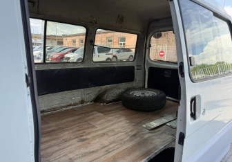 Подержанный автомобиль Nissan Vanette 2001 года (16 фото)